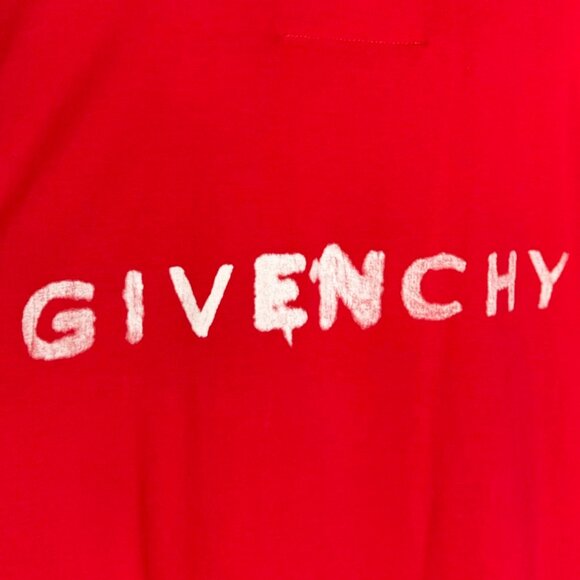 Givenchy SS21 Red Logo Gothic Print Oversized T-shirt - Picture 5 of 9